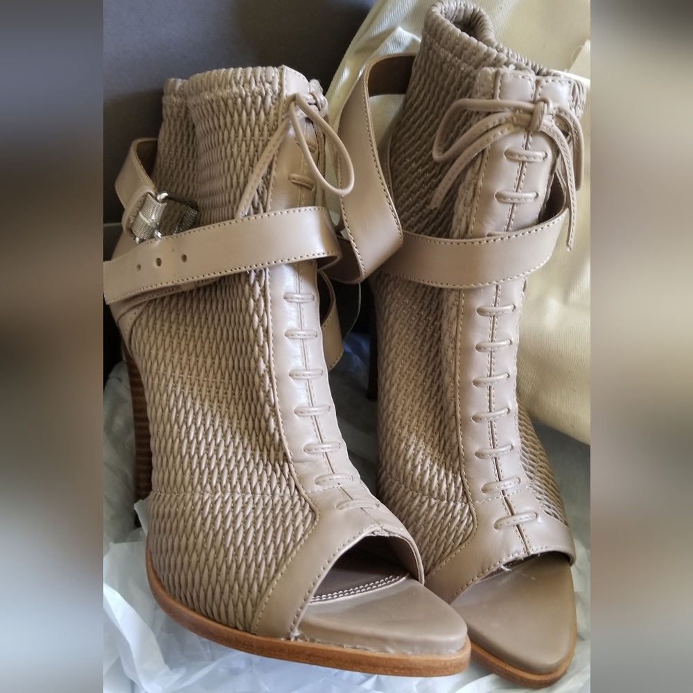 BCBG MAX AZARIA Gia peep toe bootie